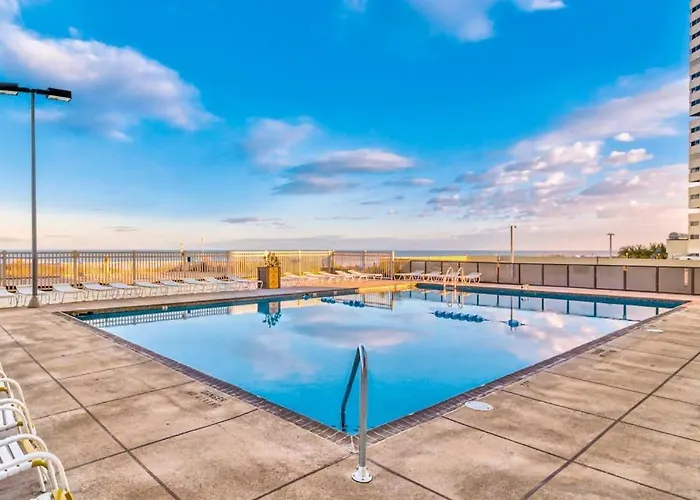 Stunning Beachfront With Balcony Tennis & Views Pools Gym & Ac Ferienhaus Ocean Stadt
