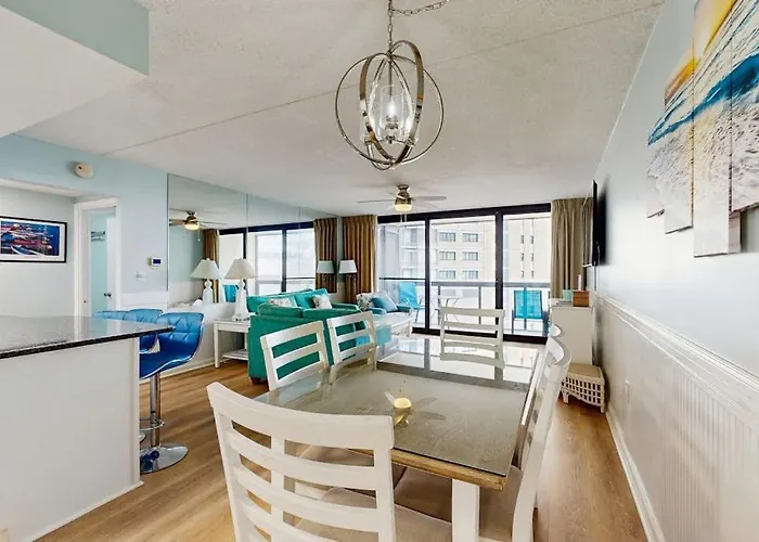Ferienhaus Stunning Beachfront With Balcony Tennis & Views Pools Gym & Ac Ocean Stadt