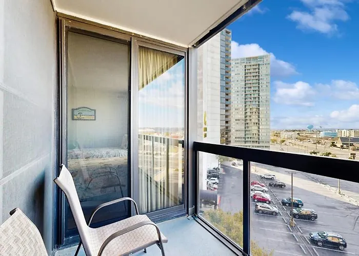 Holiday home Stunning Beachfront With Balcony Tennis & Views Pools Gym & Ac Ocean City
