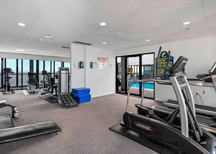 Stunning Beachfront With Balcony Tennis & Views Pools Gym & Ac *