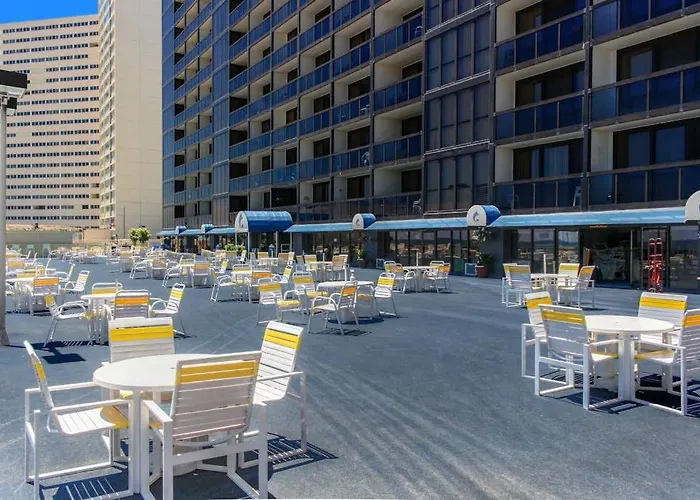 Stunning Beachfront With Balcony Tennis & Views Pools Gym & Ac * Ocean Stadt