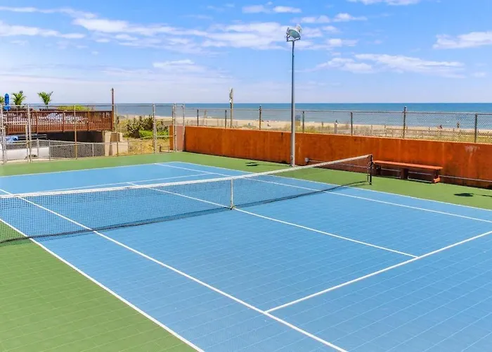 Stunning Beachfront With Balcony Tennis & Views Pools Gym & Ac