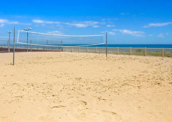 Holiday home Stunning Beachfront With Balcony Tennis & Views Pools Gym & Ac