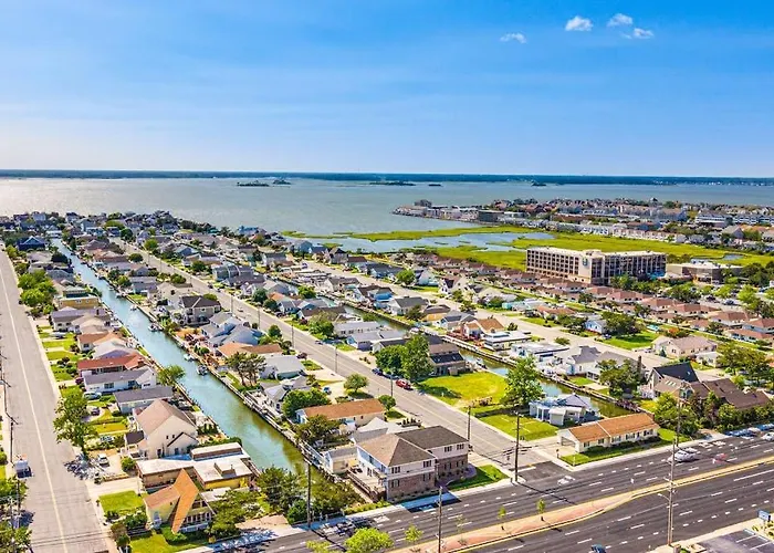 Stunning Beachfront With Balcony Tennis & Views Pools Gym & Ac Ocean Stadt