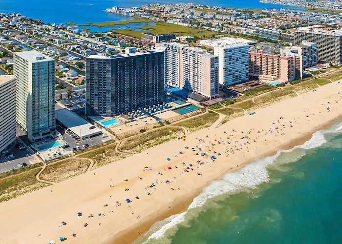 Stunning Beachfront With Balcony Tennis & Views Pools Gym & Ac *